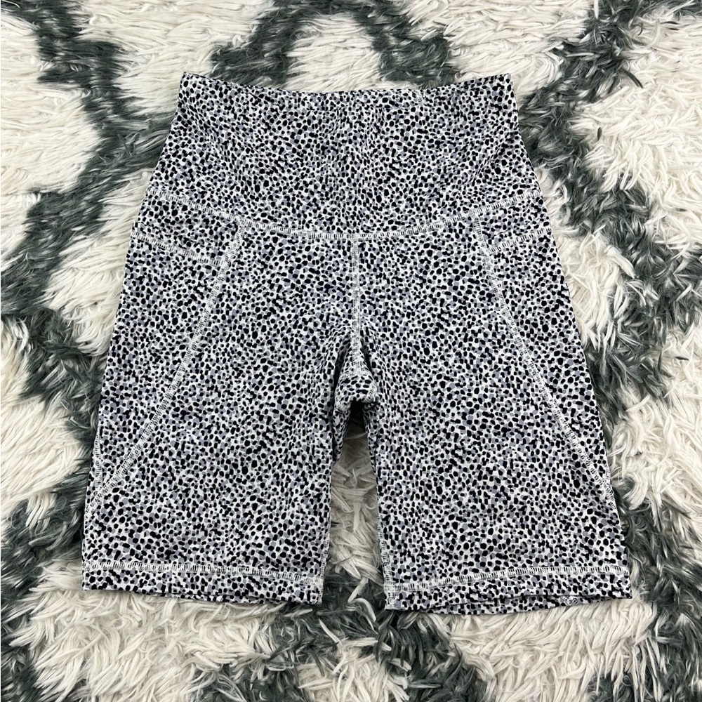 Old Navy Women's High Rise Bike Shorts Go Dry Black White Gray Size Small